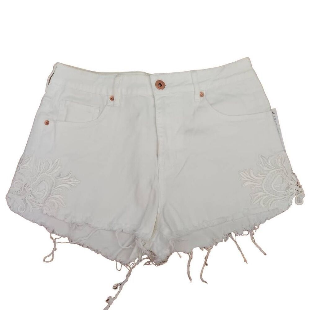 Bullhead Denim Women's Size 11 White Crochet Detail High Rise Shorts